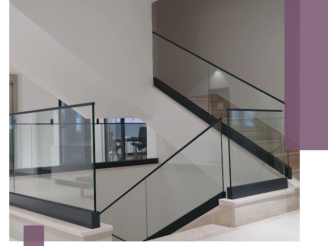 Стеклянные перила премиум-класса с установкой в Твери