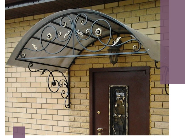 Изготовление козырьков из металла под ключ в Твери