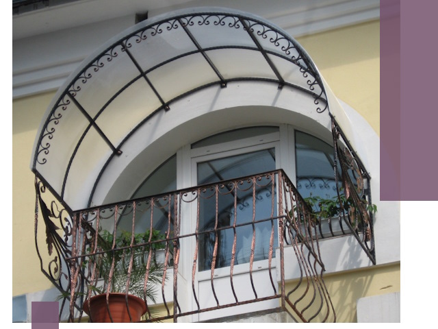 Козырьки над балконом в Твери — изготовление и монтаж